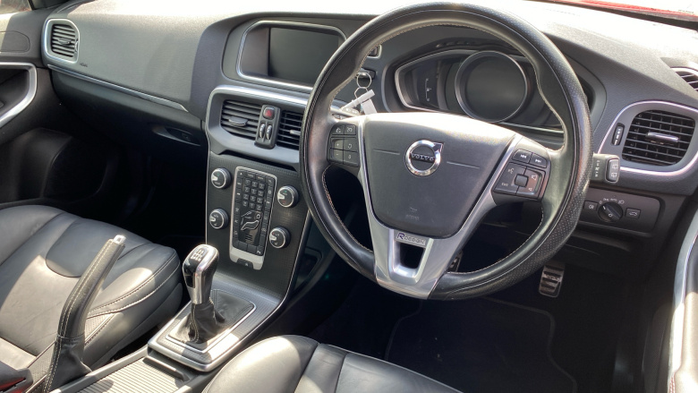 Volvo V40 T2 [122] R DESIGN Edition 5dr Petrol Hatchback